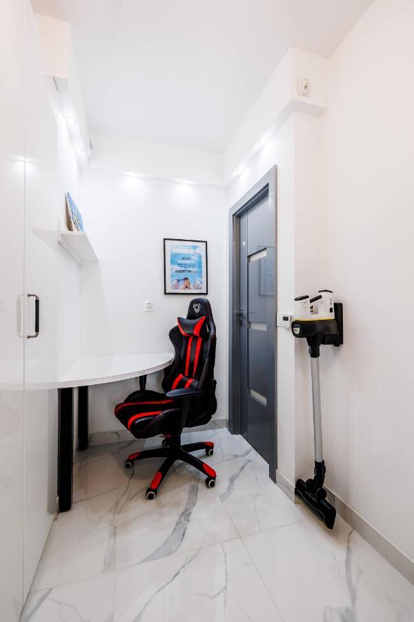 Luxury Apartment With Spa Bath- City Centre, Free Parking Rzeszów Extérieur photo