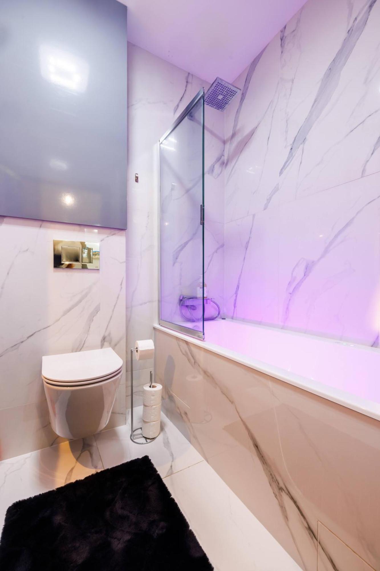 Luxury Apartment With Spa Bath- City Centre, Free Parking Rzeszów Extérieur photo