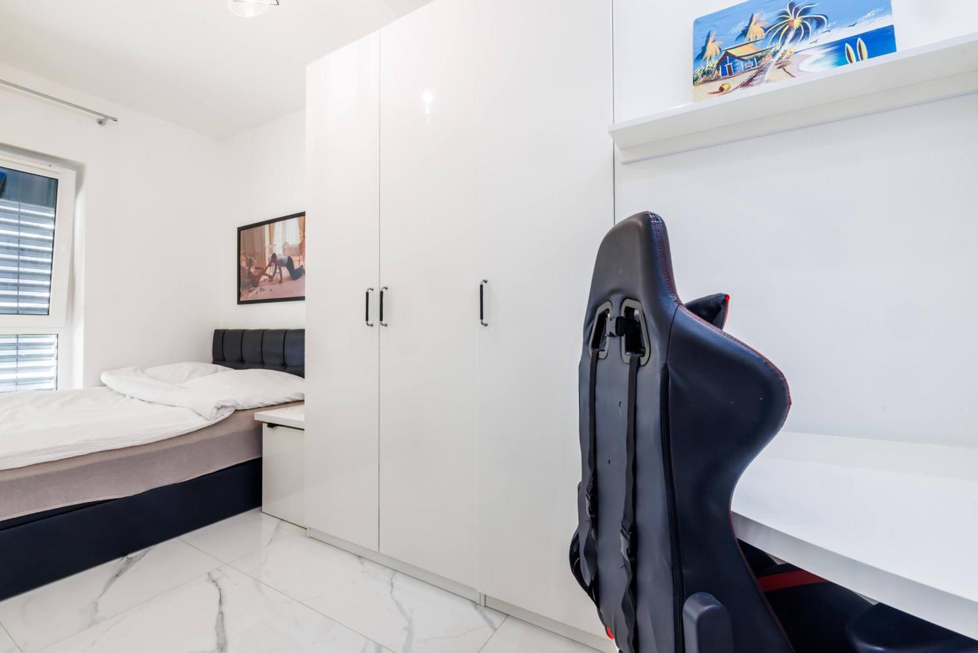 Luxury Apartment With Spa Bath- City Centre, Free Parking Rzeszów Extérieur photo