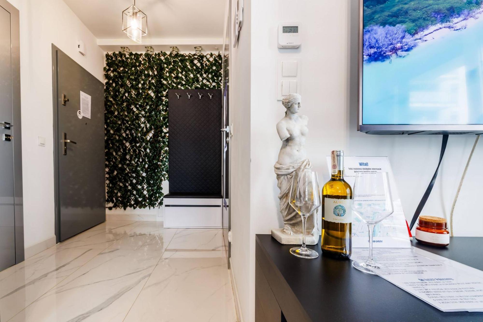 Luxury Apartment With Spa Bath- City Centre, Free Parking Rzeszów Extérieur photo